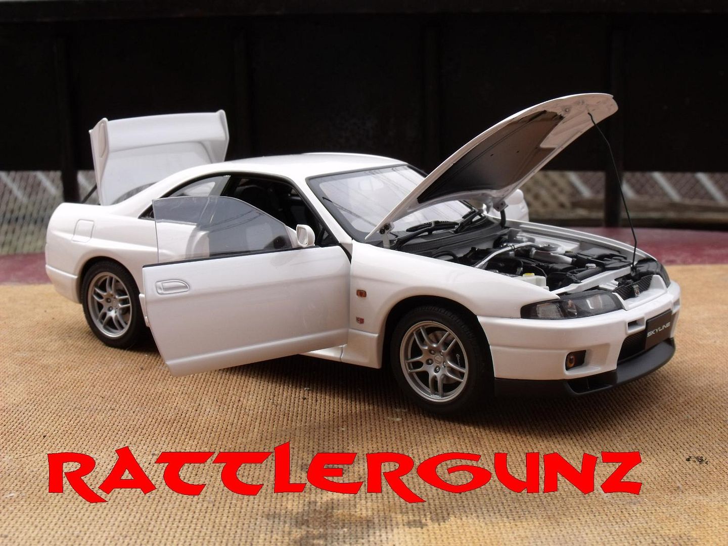 nissan skyline r33 diecast model